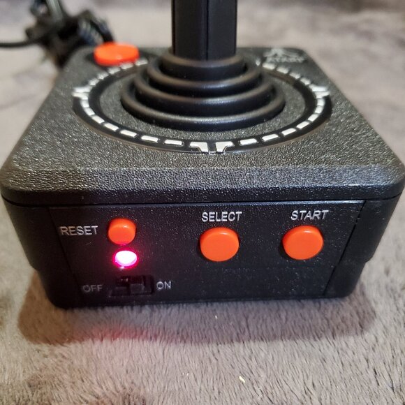 Atari 2600 Joystick 10-in-1 Plug N Play TV Video Game JAKKS Pacific Works - Picture 6 of 13